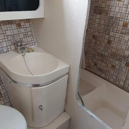 Bateau White Pearl , Plusieurs Endroits Possibles Dinant Floreffe A Verifier Avec La Proprio