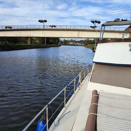 Bateau White Pearl , Plusieurs Endroits Possibles Dinant Floreffe A Verifier Avec La Proprio *